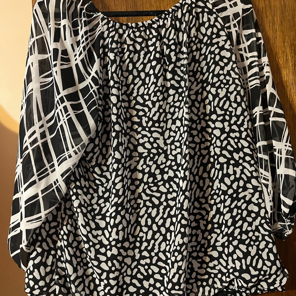 Top - Picture 2 of 2